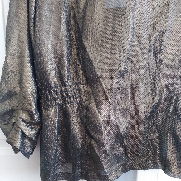 Chico's Eleesa Embossed Shine Copper/Bronze Opalescence  Semi Fitted Top 2 M - Picture 10 of 14